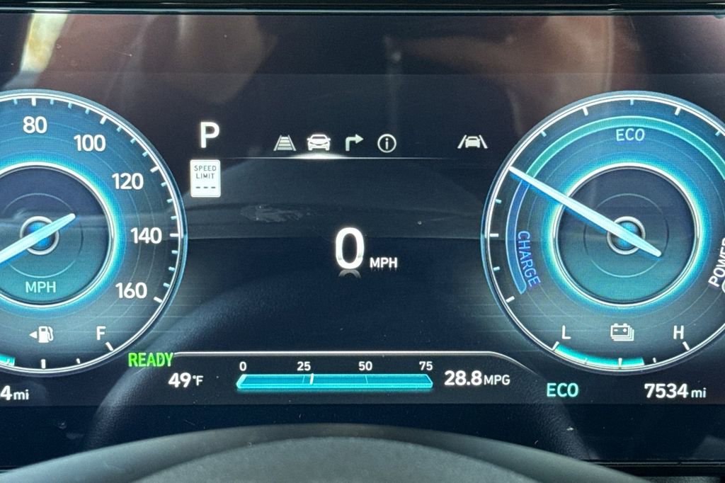 Used 2025 Hyundai Elantra SEL image 23