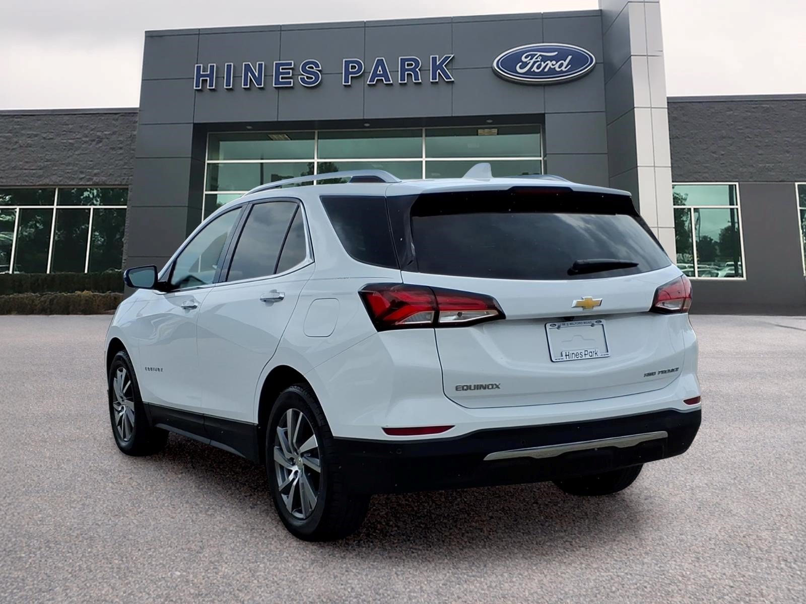 Used 2022 Chevrolet Equinox Premier AWD/4WD image 5