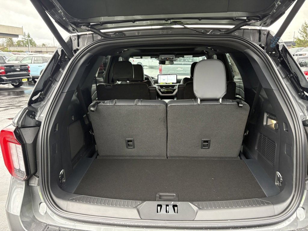 New 2026 Ford Explorer ST w/ Sun And Sound Package image 8