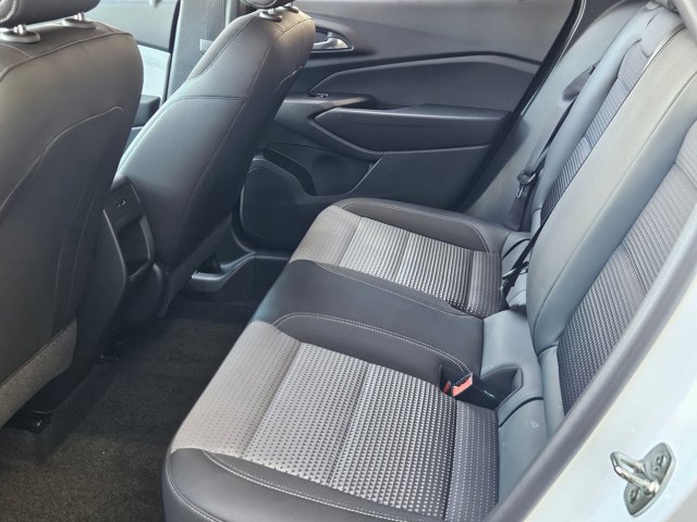 Used 2024 Chevrolet Trax LT w/ Driver Confidence Package FWD image 18