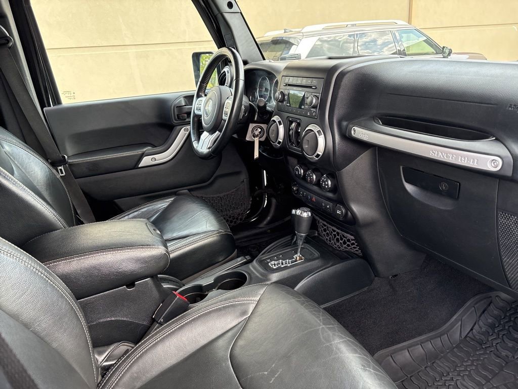 Used 2016 Jeep Wrangler Unlimited Rubicon image 11