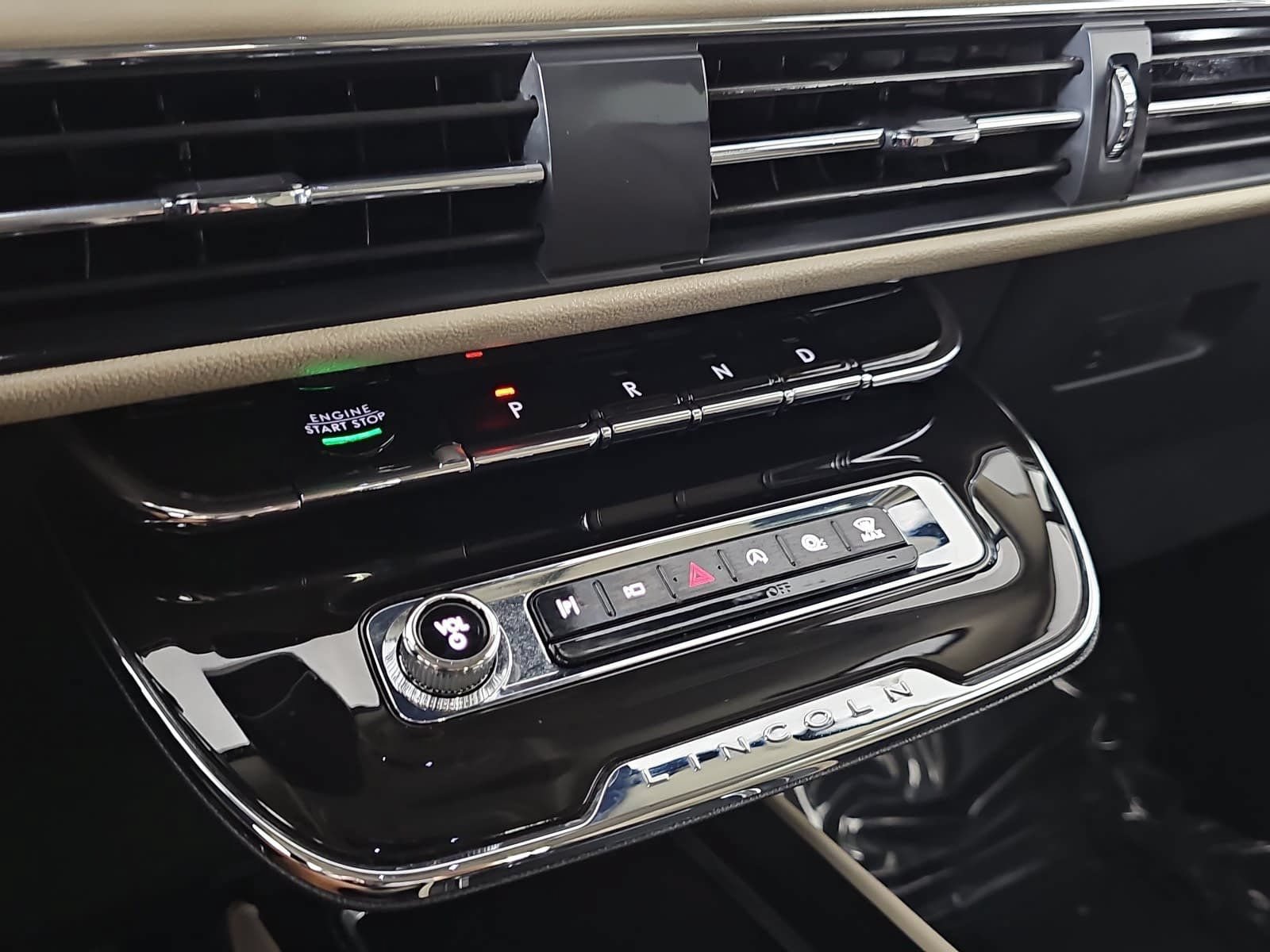 Used 2025 Lincoln Corsair FWD image 25