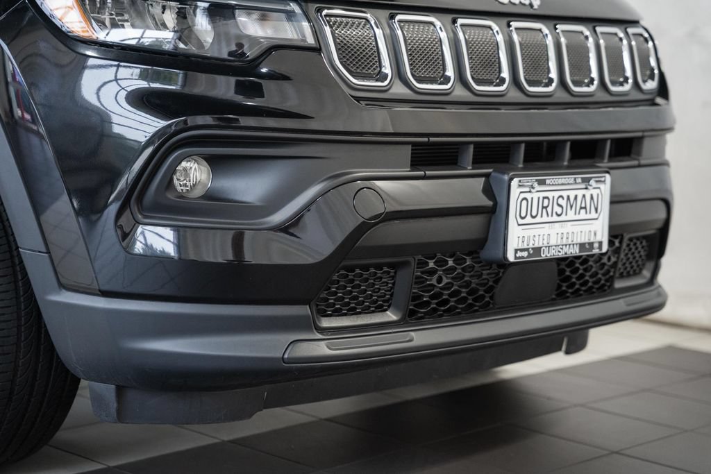 Certified 2022 Jeep Compass Latitude w/ Sun and Sound Group AWD/4WD image 14
