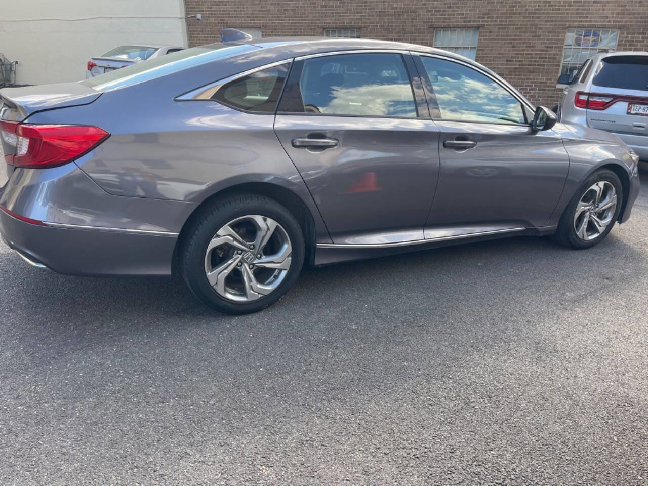 Used 2018 Honda Accord EX image 6