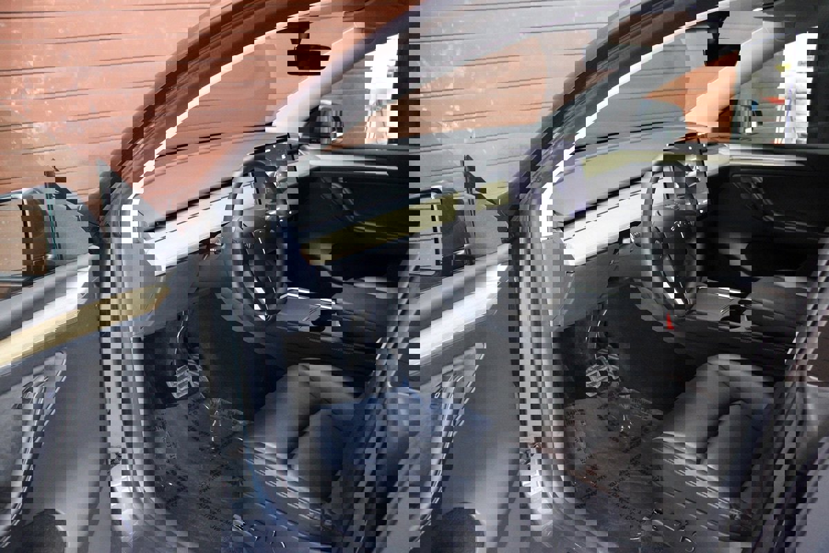 Used 2023 Tesla Model Y Long Range image 19