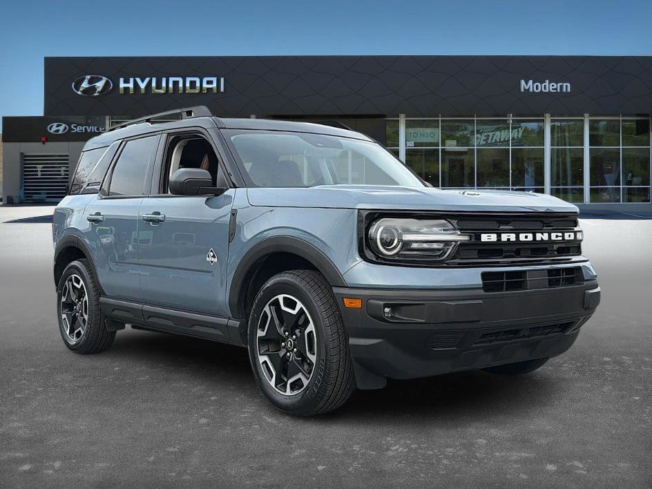 Used 2024 Ford Bronco Sport Outer Banks w/ Tech Package image 3