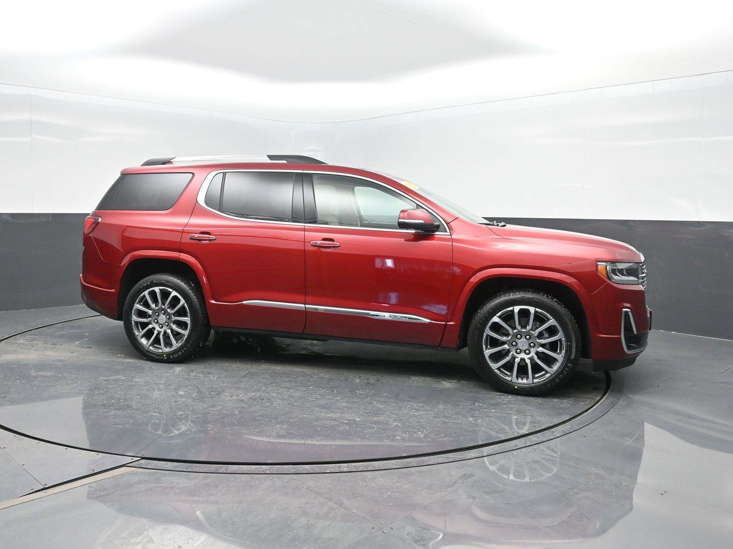 Used 2023 GMC Acadia Denali w/ Denali Ultimate Package image 3