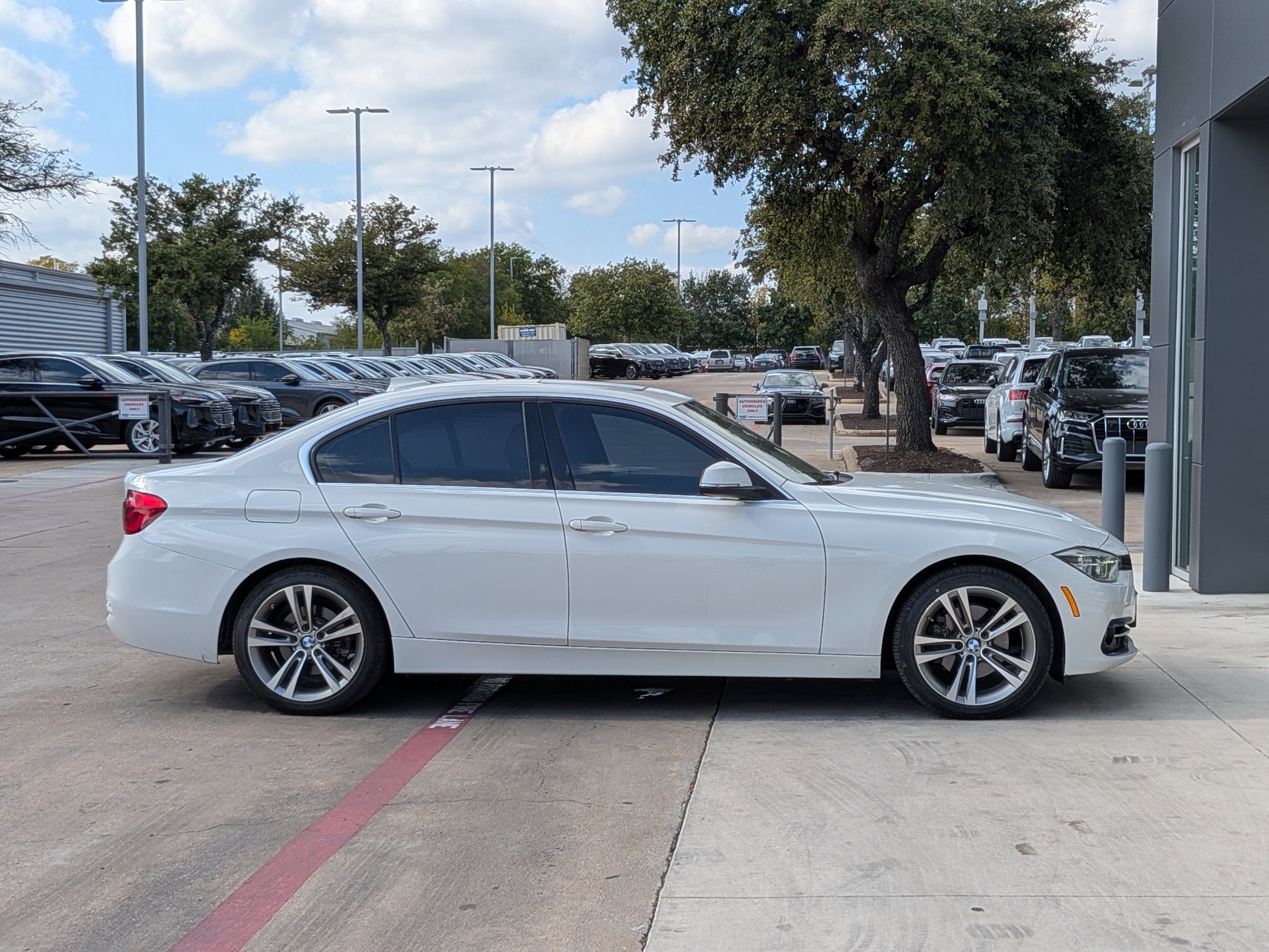 Used 2018 BMW 330i Sedan image 19