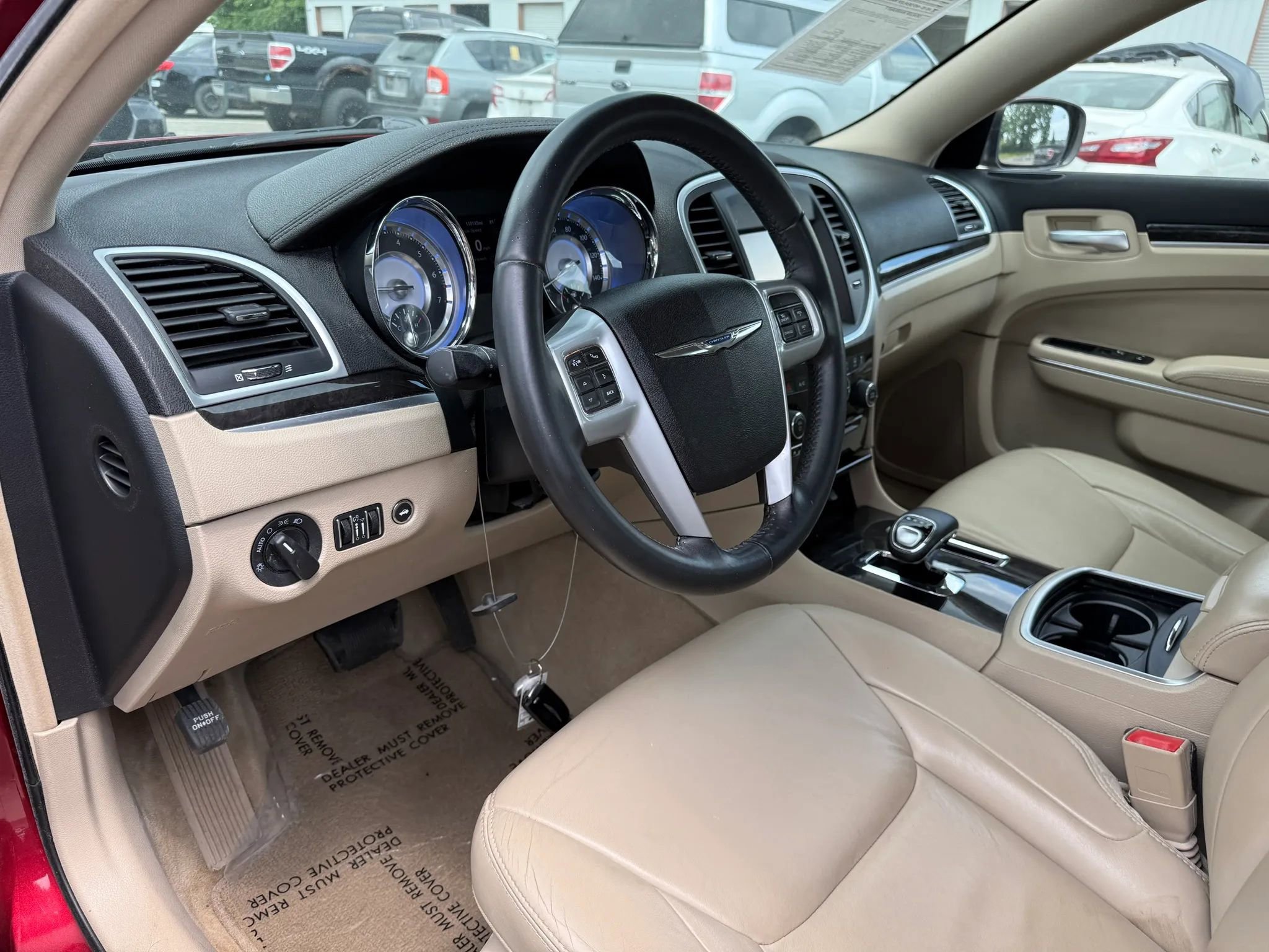 Used 2014 Chrysler 300 RWD image 17