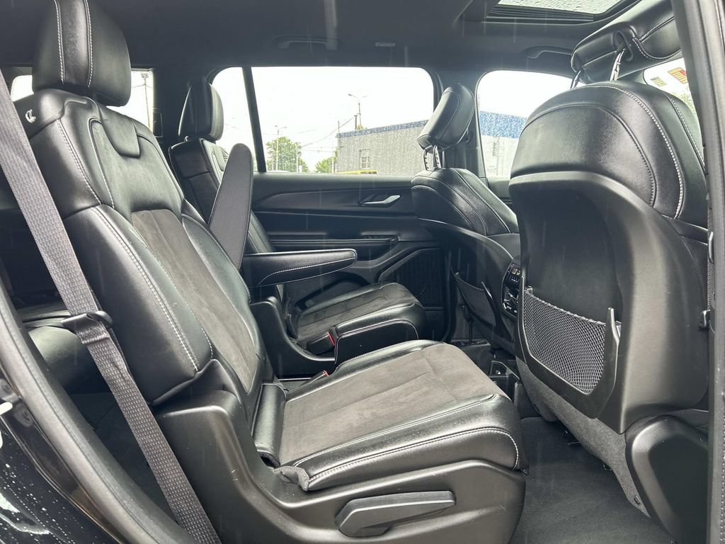 Certified 2023 Jeep Grand Cherokee L Laredo AWD/4WD image 16