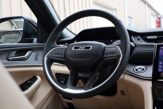 New 2025 Jeep Grand Cherokee Limited image 45