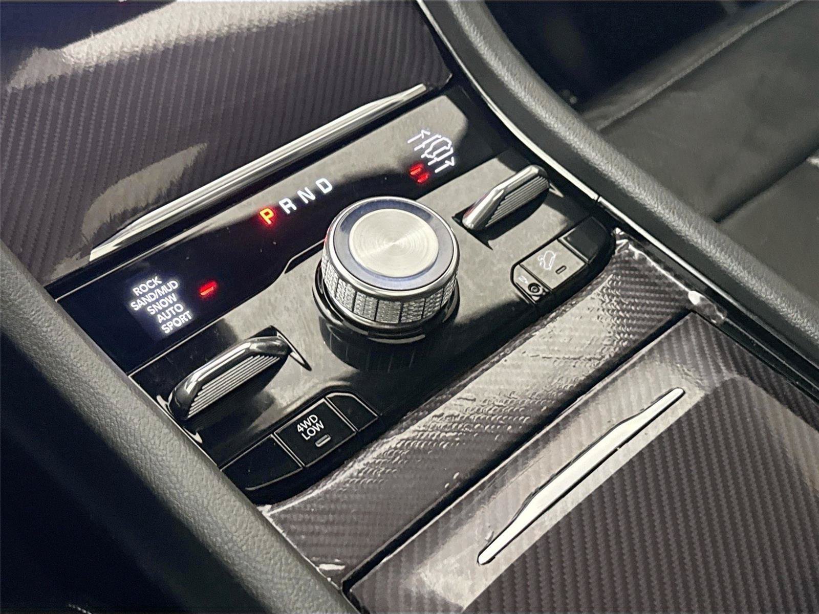 Used 2022 Jeep Grand Cherokee L Overland w/ MOPAR Finishing Package AWD/4WD image 25