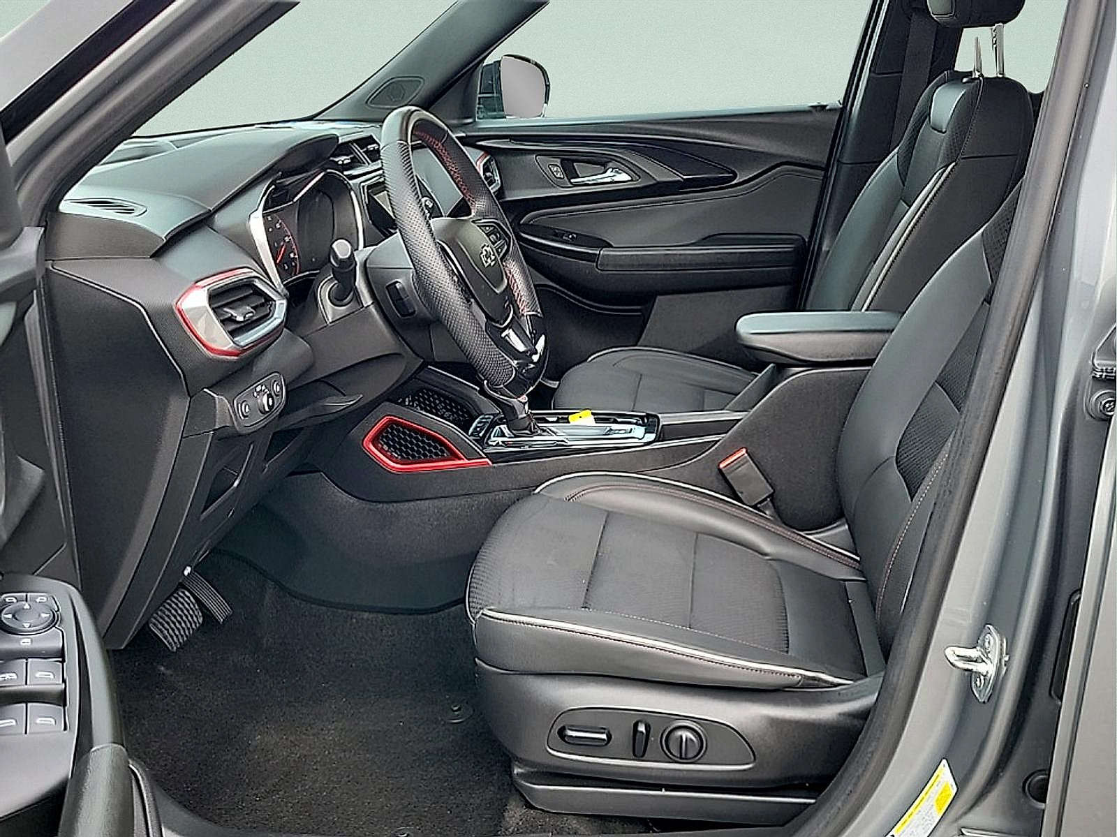 Used 2023 Chevrolet TrailBlazer RS w/ Convenience Package AWD/4WD image 13