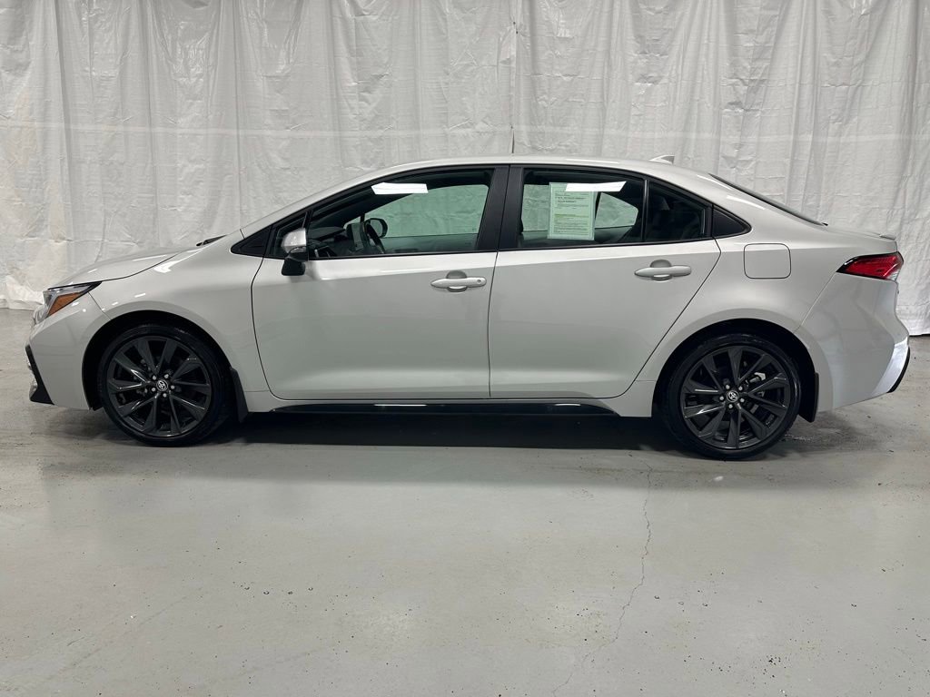 Used 2025 Toyota Corolla SE image 4
