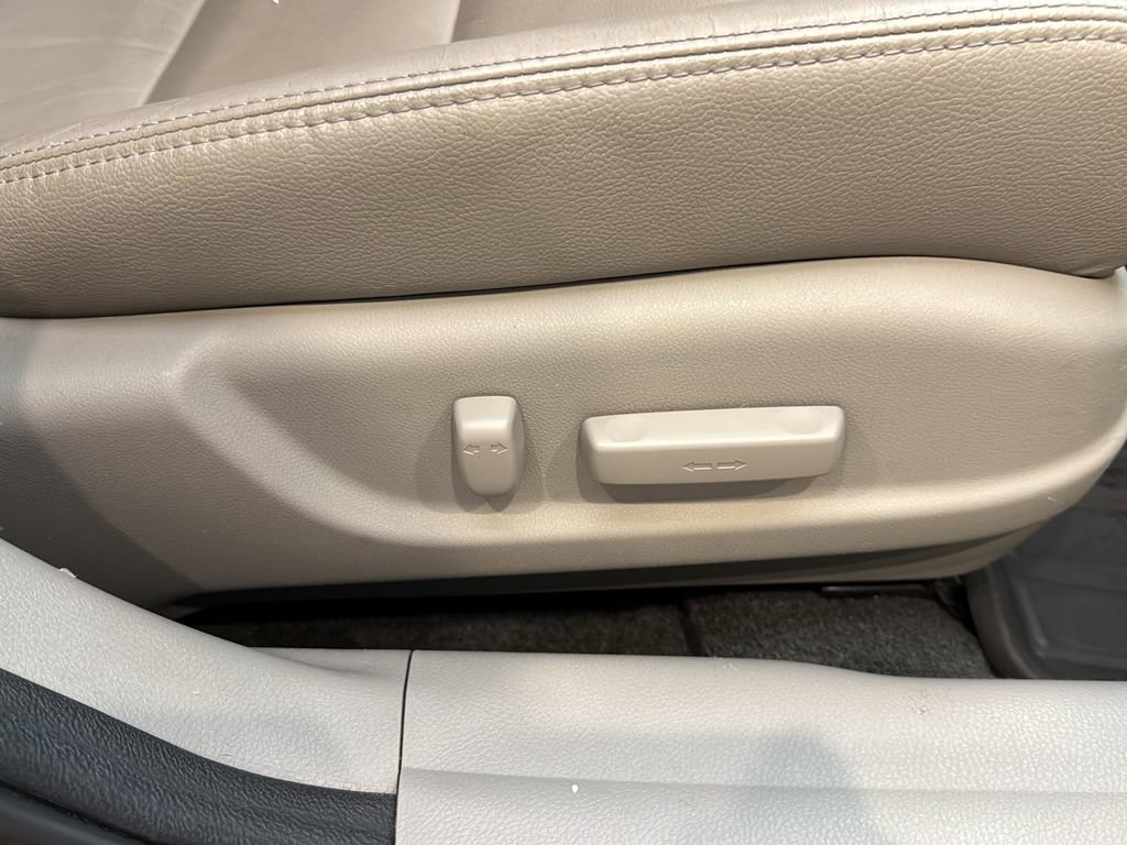 Used 2012 Honda Accord EX-L image 19