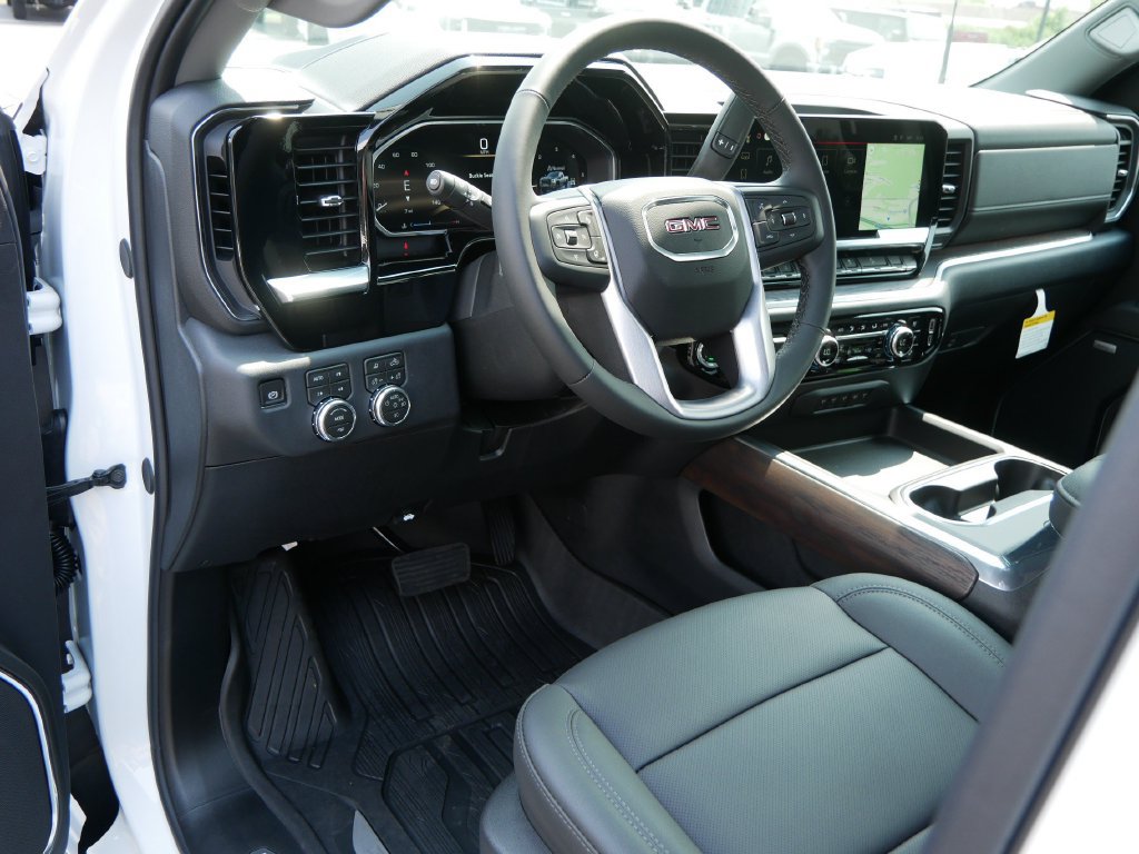 New 2026 GMC Sierra 3500 SLT w/ SLT Premium Package AWD/4WD image 7