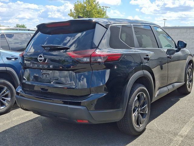 Used 2025 Nissan Rogue SV AWD/4WD image 4