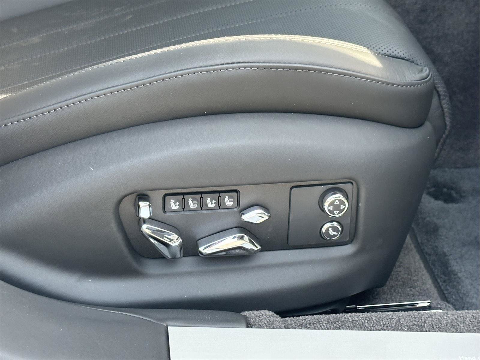 New 2026 Bentley Flying Spur V8 AWD/4WD image 23
