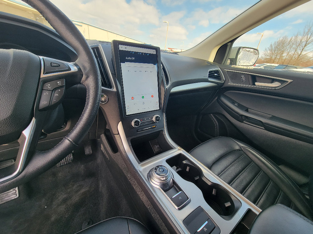 Used 2024 Ford Edge SEL image 17