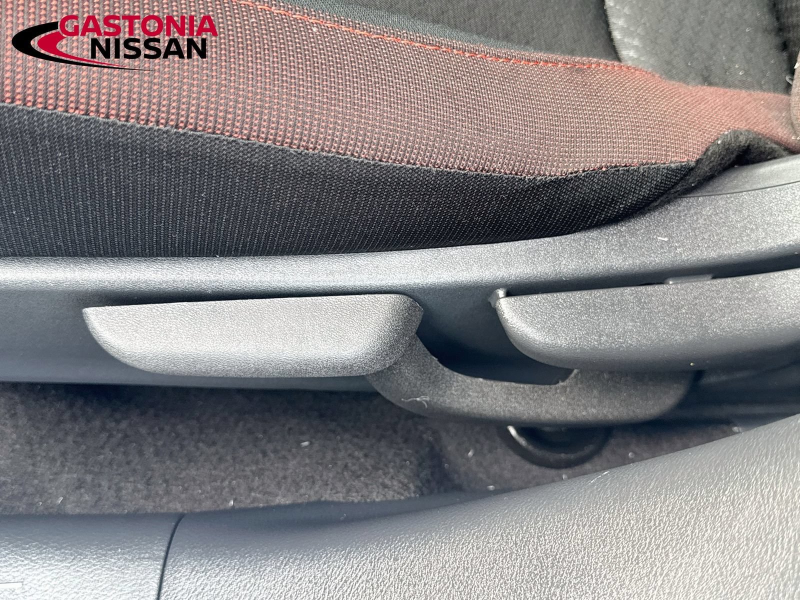 Used 2025 Nissan Versa SR w/ Trunk Package FWD image 25