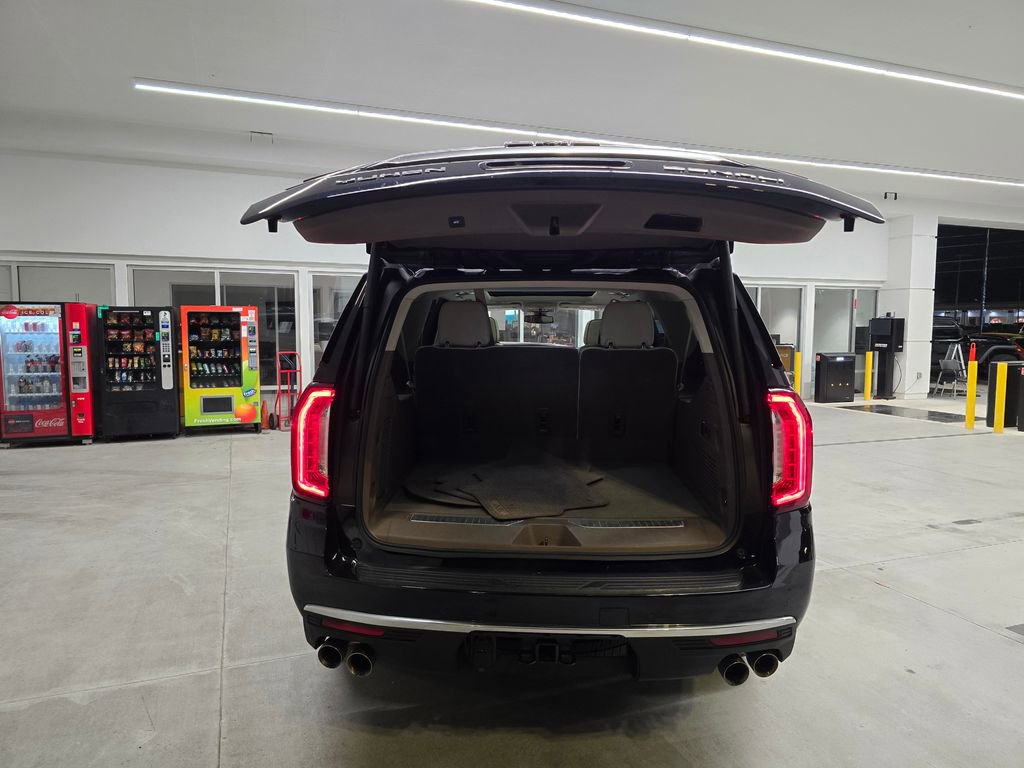 Used 2022 GMC Yukon XL Denali image 43