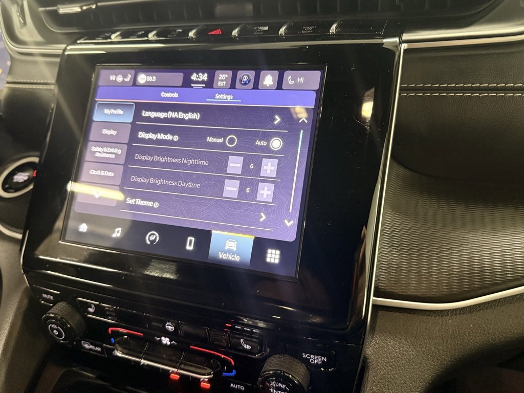 Certified 2025 Jeep Grand Cherokee Altitude image 29