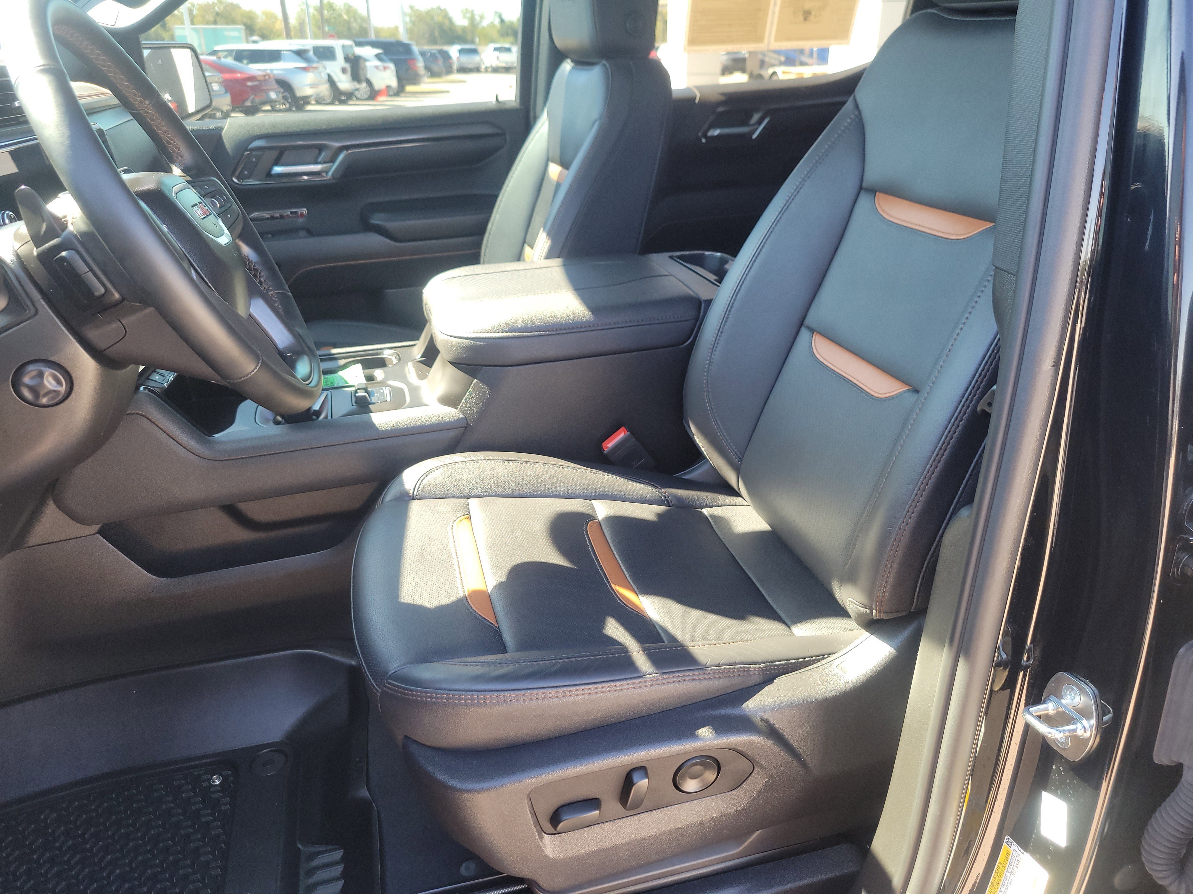 Used 2024 GMC Sierra 1500 AT4 w/ AT4 Preferred Package image 14