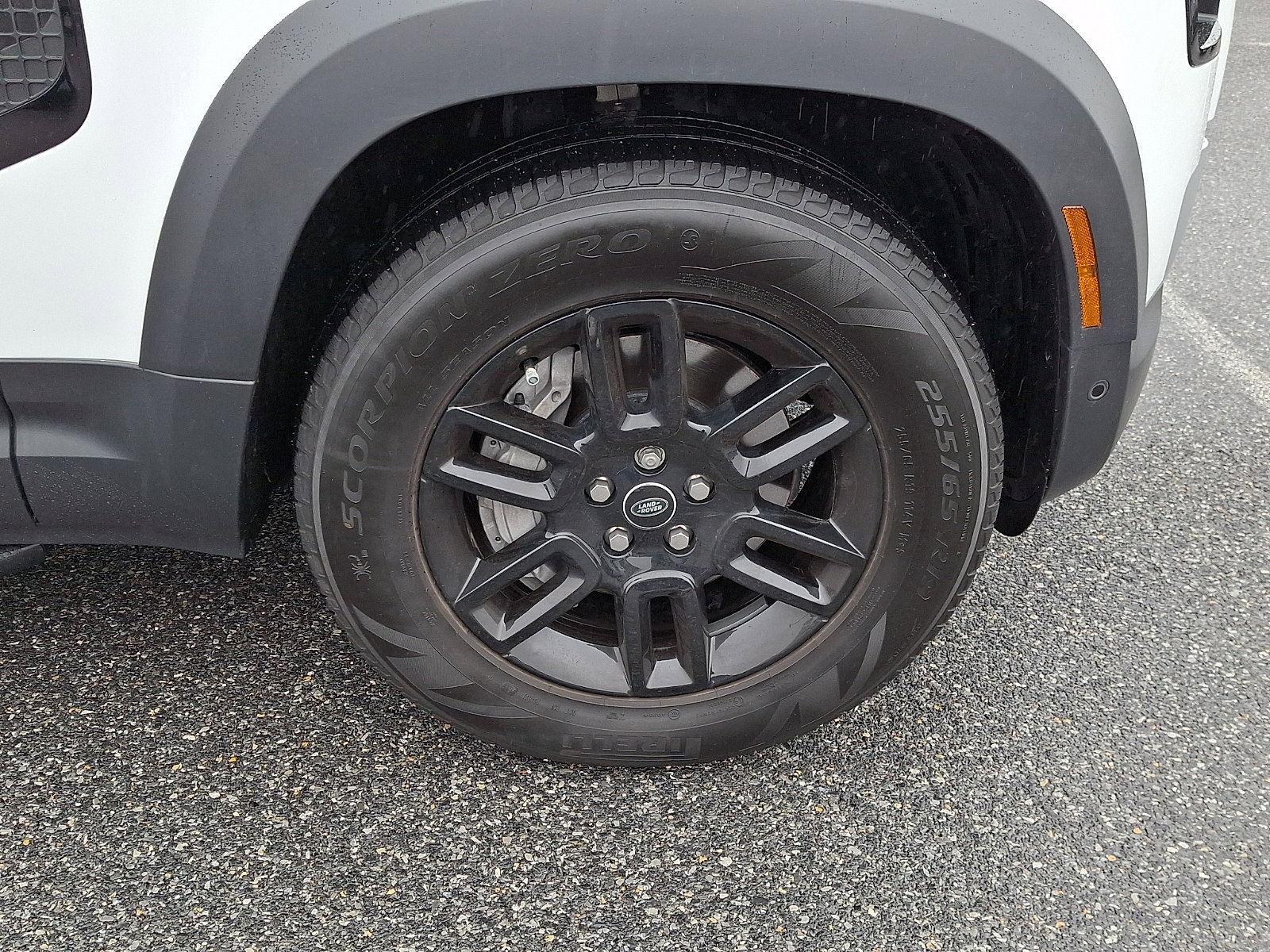 Used 2025 Land Rover Defender 130 S image 8