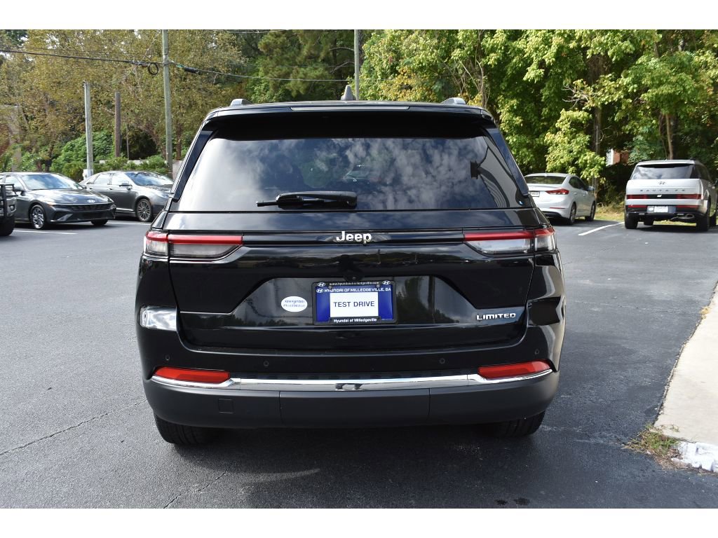 Used 2023 Jeep Grand Cherokee Limited image 4