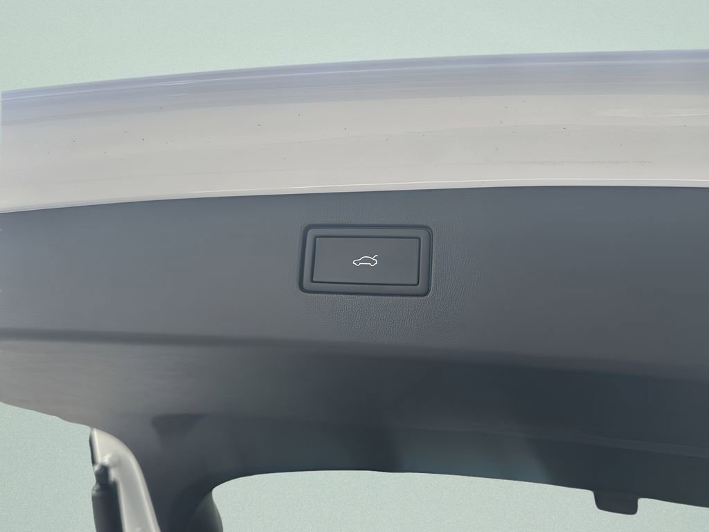 New 2026 Volkswagen Tiguan SE image 25