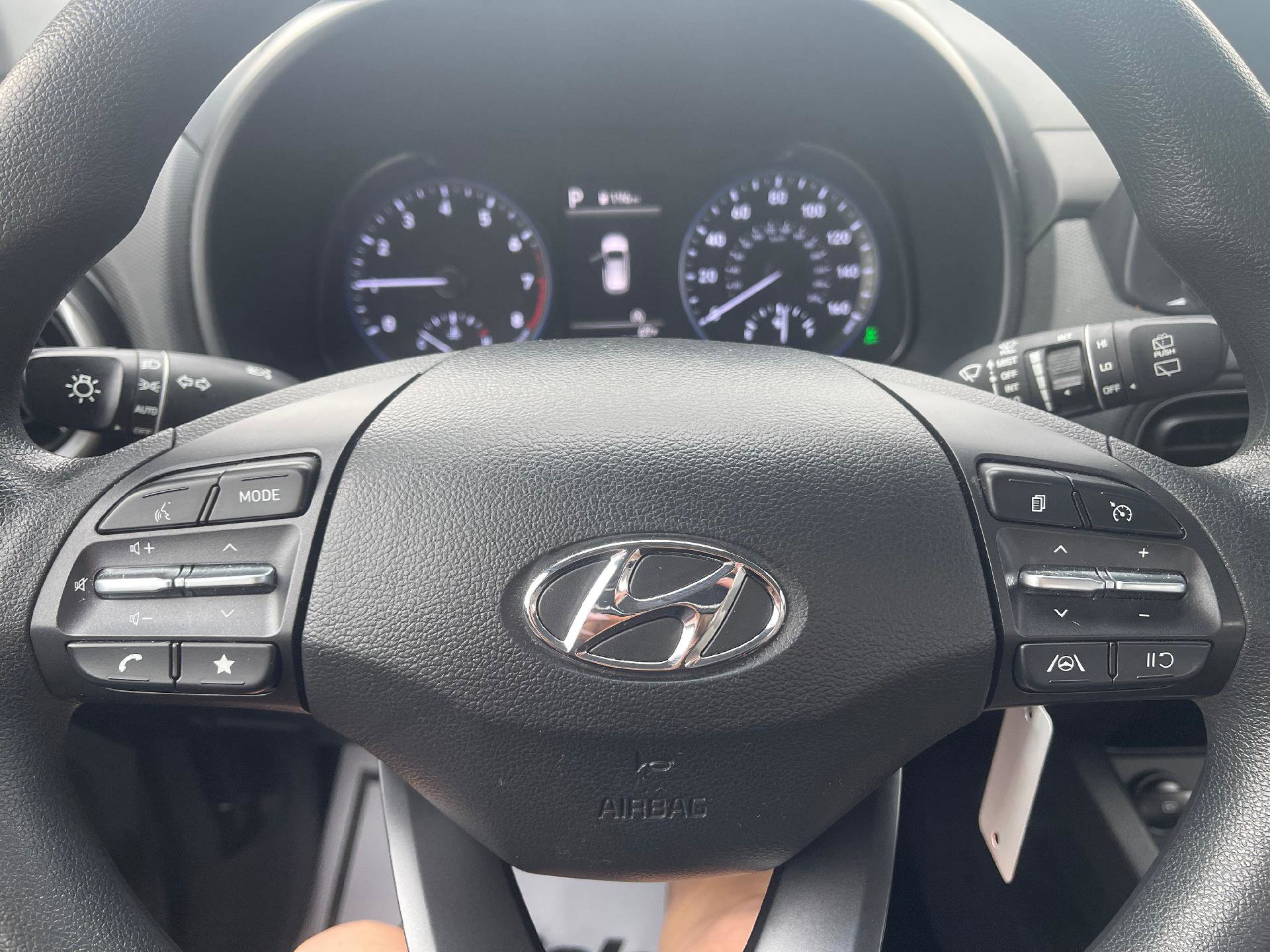 Used 2023 Hyundai Kona SE image 11