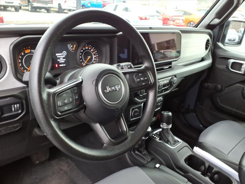 Used 2024 Jeep Wrangler Sport image 15