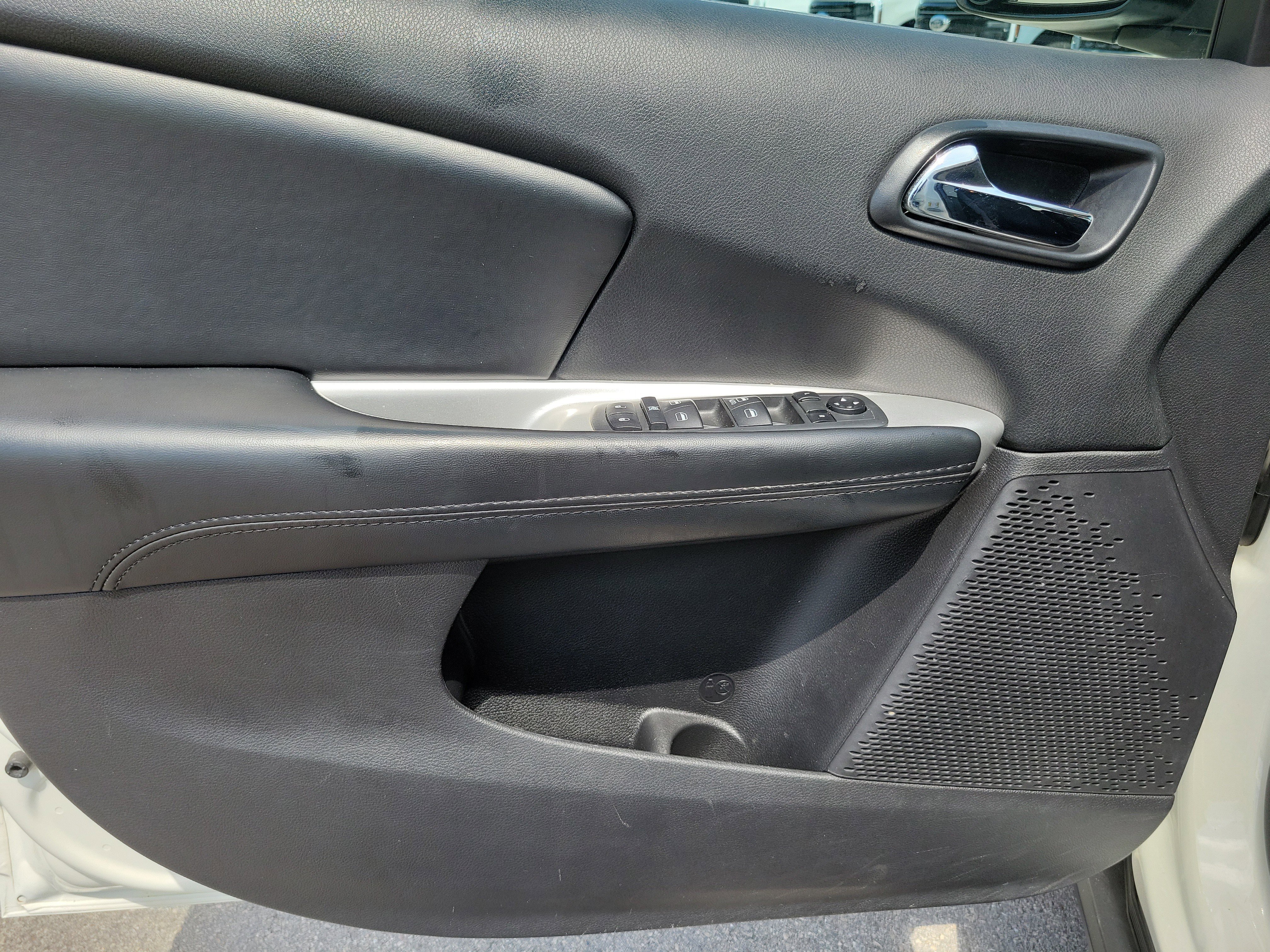 Used 2020 Dodge Journey SE w/ SE Popular Equipment Group FWD image 20