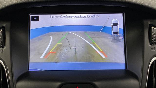Used 2018 Ford Focus SEL w/ Cold Weather Package FWD image 14