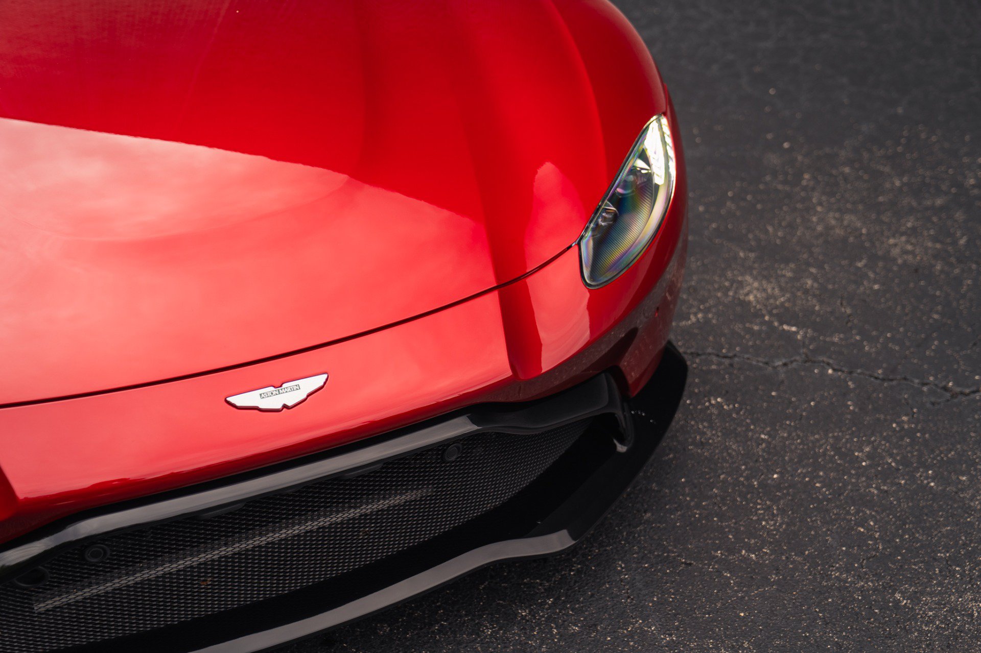 Used 2019 Aston Martin V8 Vantage Coupe RWD image 10