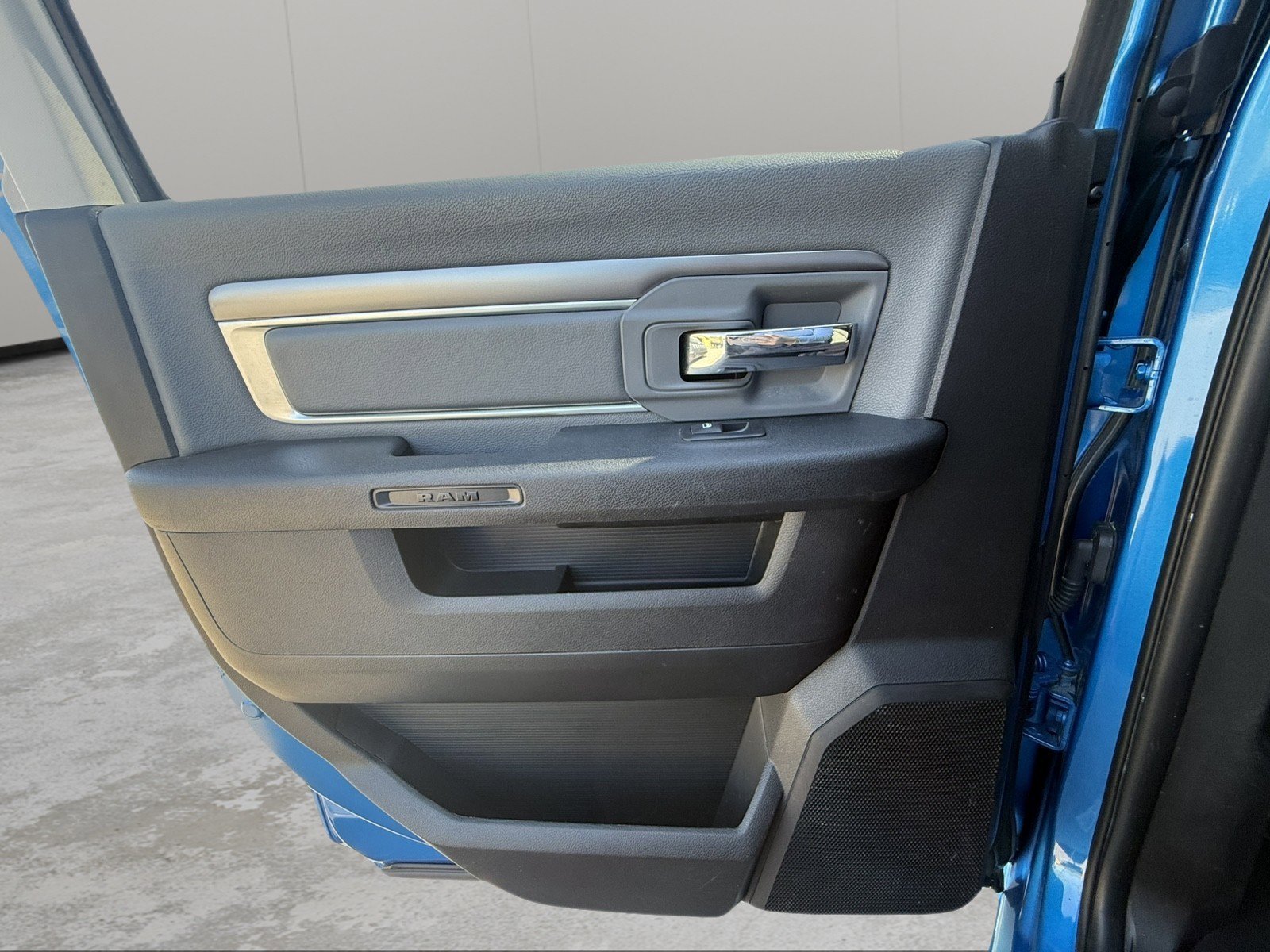 Used 2022 RAM 1500 Classic SLT RWD image 26