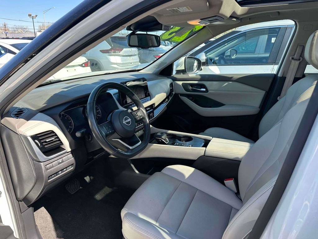 Used 2023 Nissan Rogue SL w/ SL Premium Package image 14
