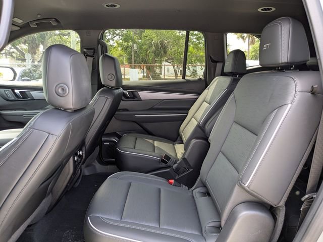 Used 2025 Buick Enclave Sport Touring w/ Power Package image 13