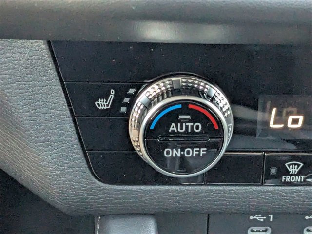 New 2025 Mitsubishi Outlander SE image 26