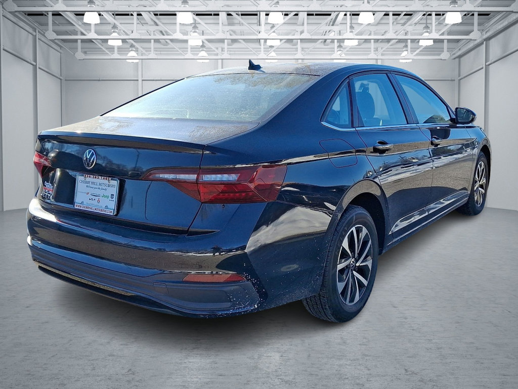 Used 2024 Volkswagen Jetta S image 5
