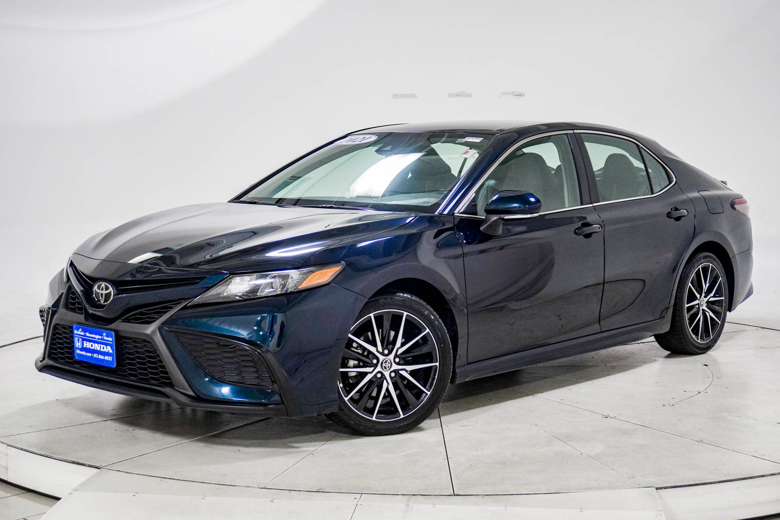 Used 2021 Toyota Camry SE w/ Cold Weather Package