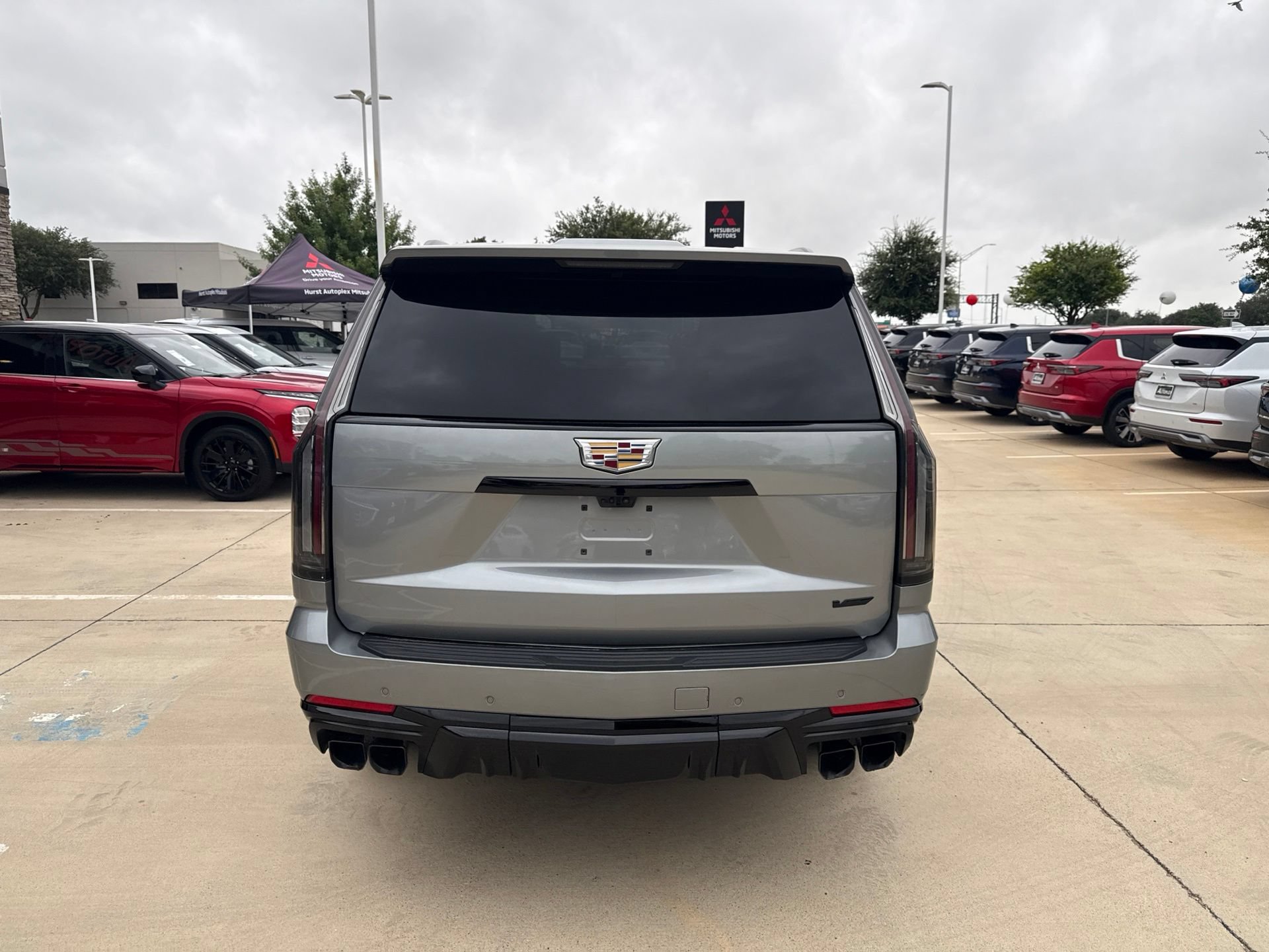 Used 2025 Cadillac Escalade V AWD/4WD image 4
