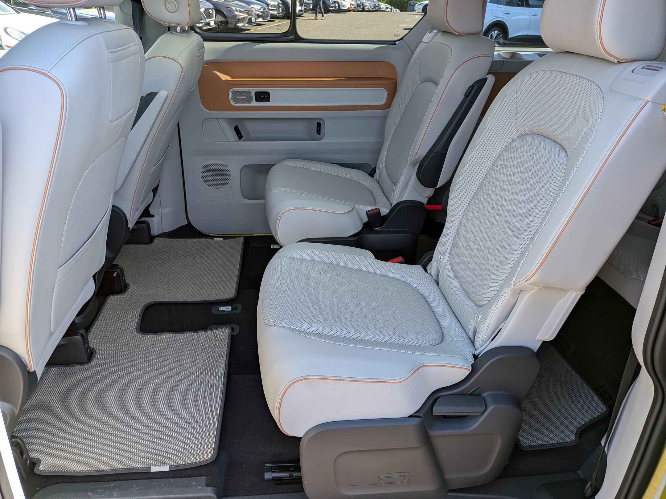 New 2025 Volkswagen ID. Buzz 1st Edition AWD/4WD image 24
