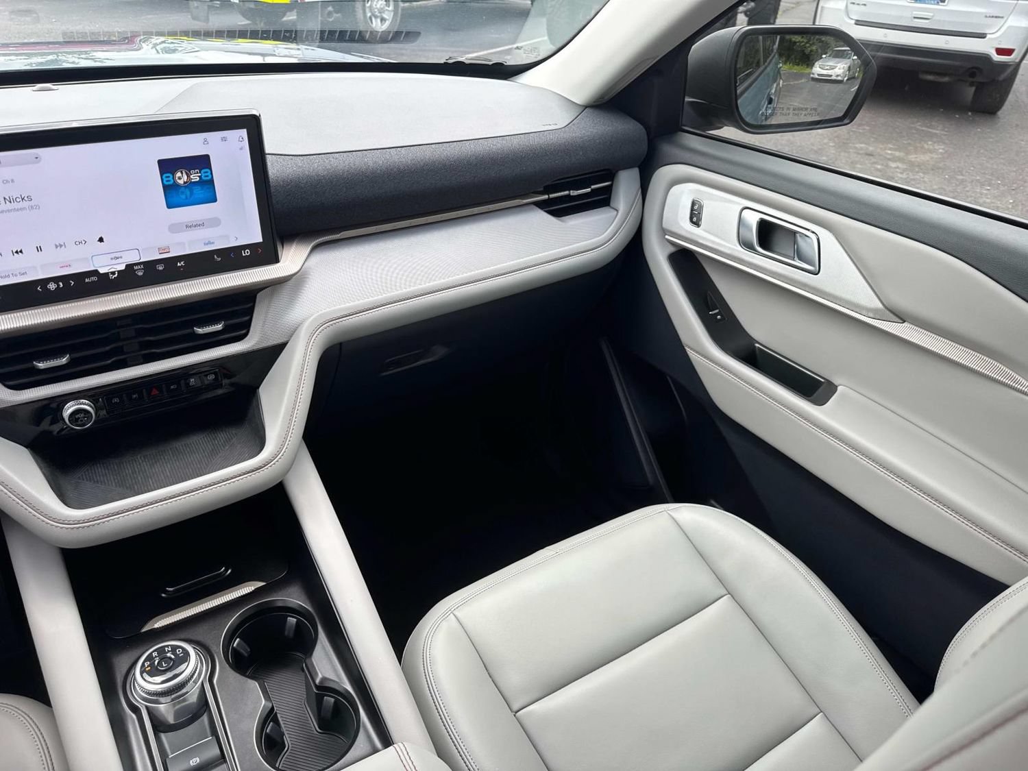 Used 2025 Ford Explorer Active w/ Active Comfort Package AWD/4WD image 23