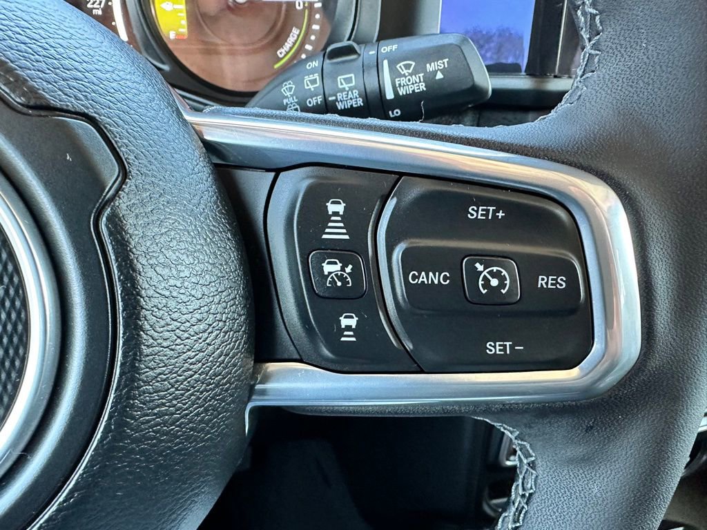 Used 2025 Jeep Wrangler Unlimited Sahara image 28