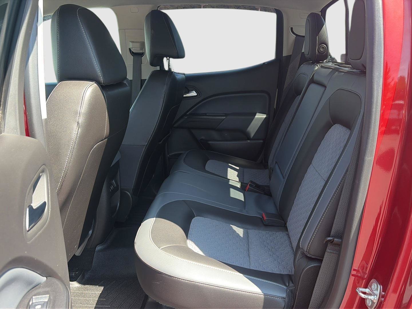 Used 2016 Chevrolet Colorado Z71 AWD/4WD image 32