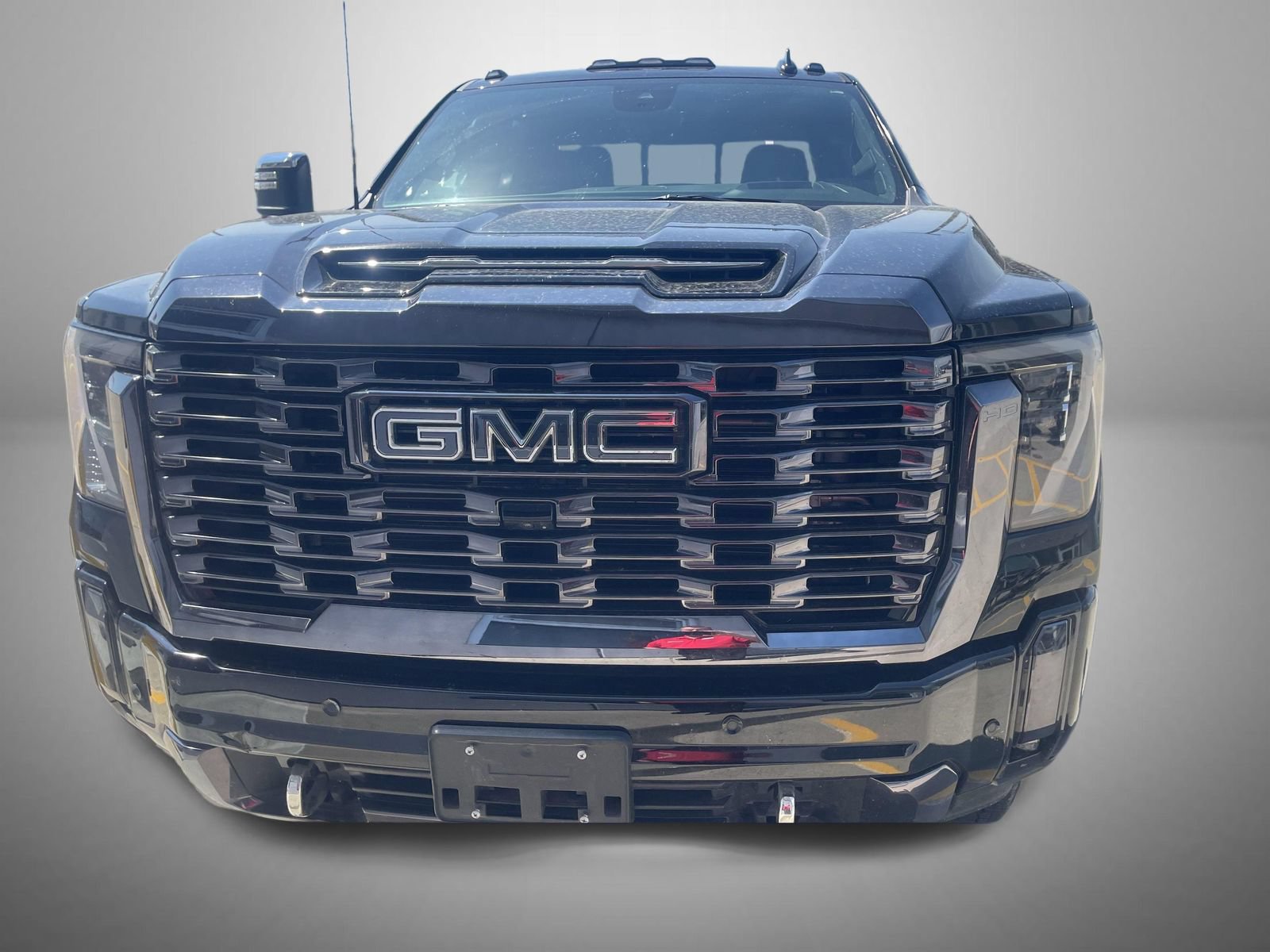 Used 2024 GMC Sierra 2500 Denali Ultimate AWD/4WD image 2