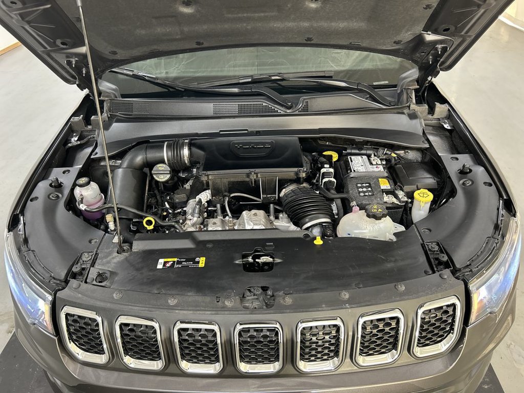 Used 2023 Jeep Compass Latitude w/ Convenience Group AWD/4WD image 23