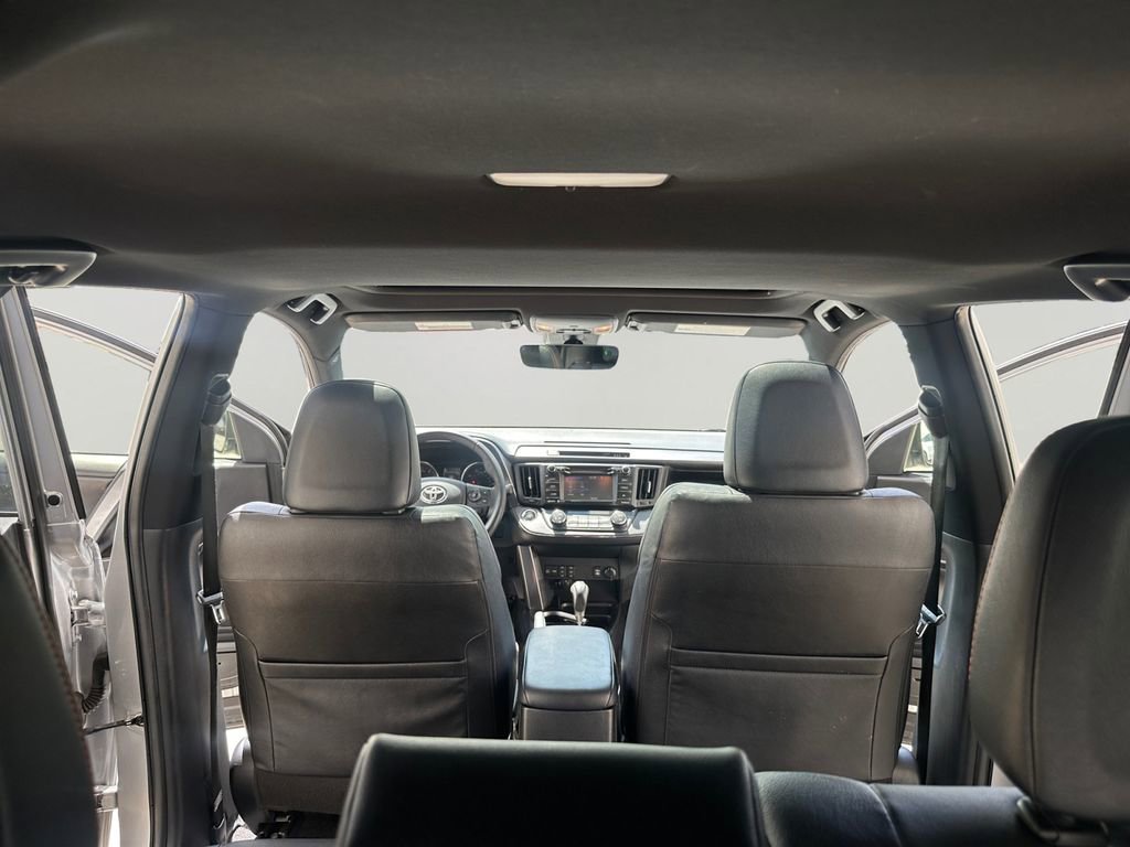 Used 2018 Toyota RAV4 SE w/ Power Extra Value Package FWD image 28