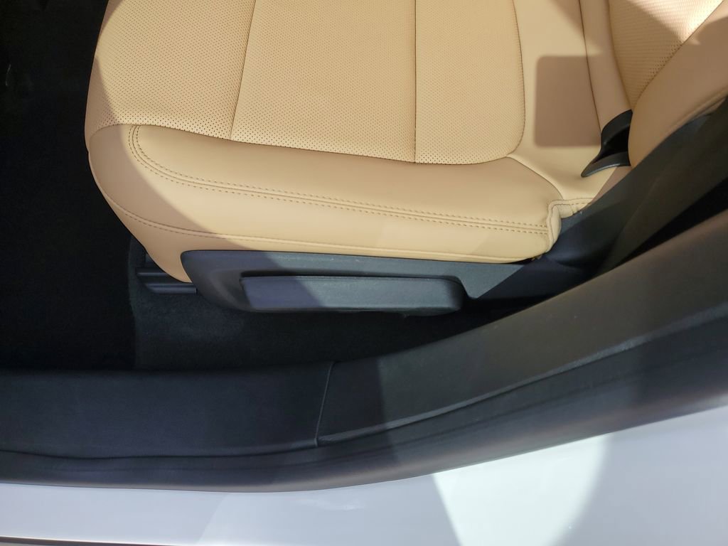 Used 2023 Lincoln Corsair Reserve image 12